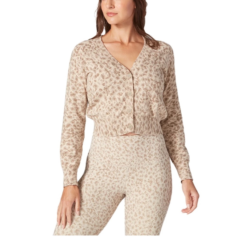 TAVI Classic Cropped Cardigan NWT!!